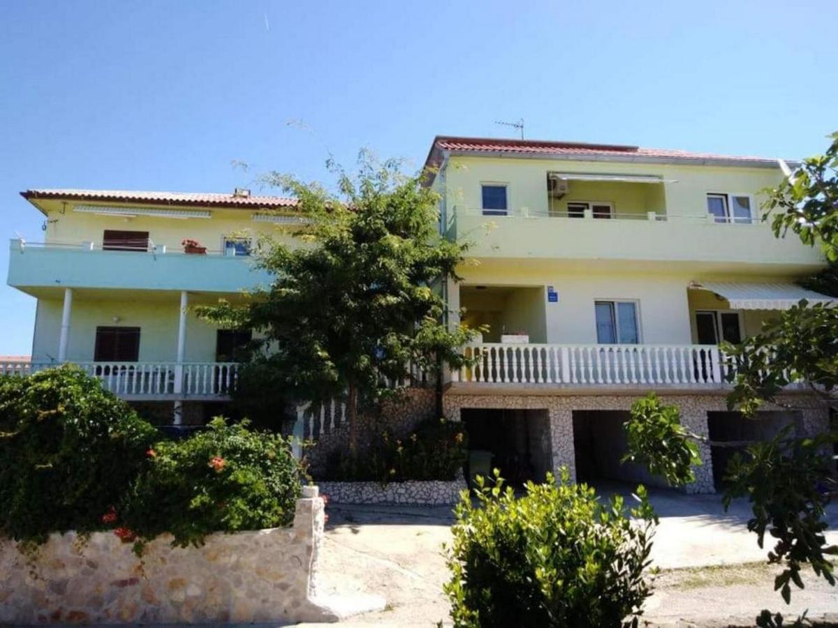 Apartments Miocic Ražanac Extérieur photo