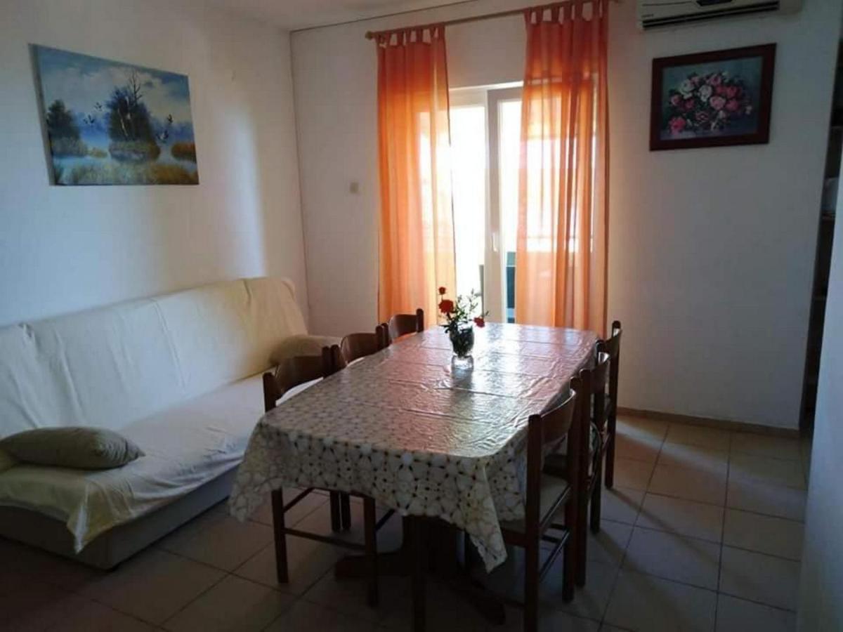 Apartments Miocic Ražanac Extérieur photo