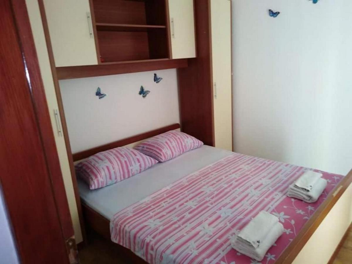 Apartments Miocic Ražanac Extérieur photo