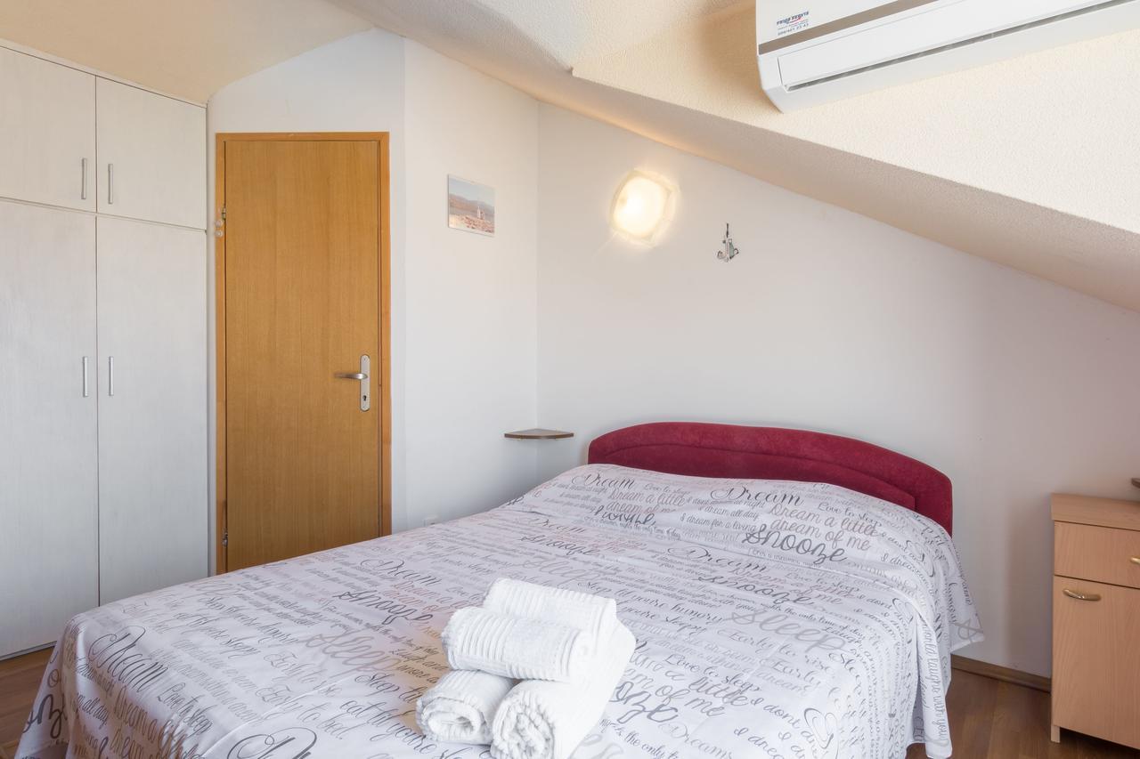 Apartments Miocic Ražanac Extérieur photo