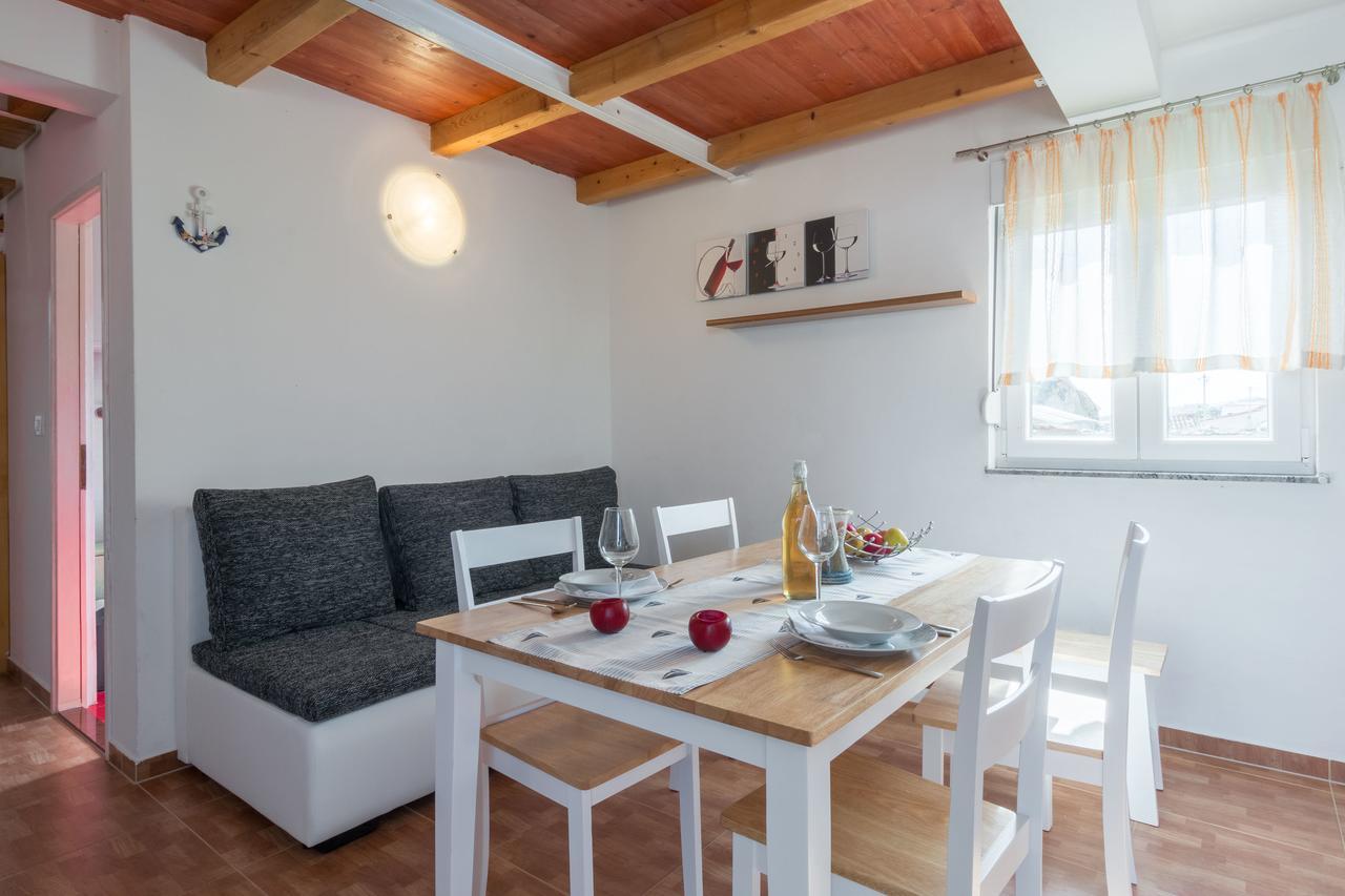 Apartments Miocic Ražanac Extérieur photo