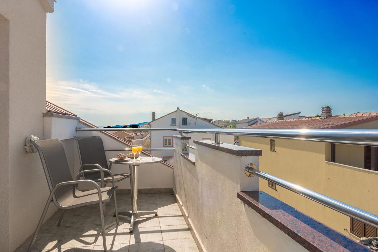 Apartments Miocic Ražanac Extérieur photo
